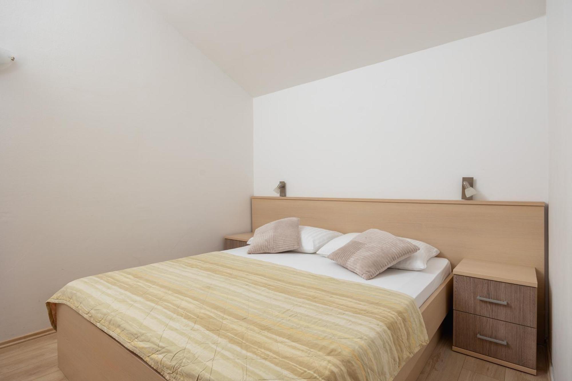Premium Apartments - Lavica Beach Podstrana Esterno foto